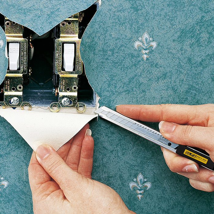 Taglierina in acciaio inox Olfa SVR-2 + 2 lame extra in acciaio inox da 9 mm, blocco automatico